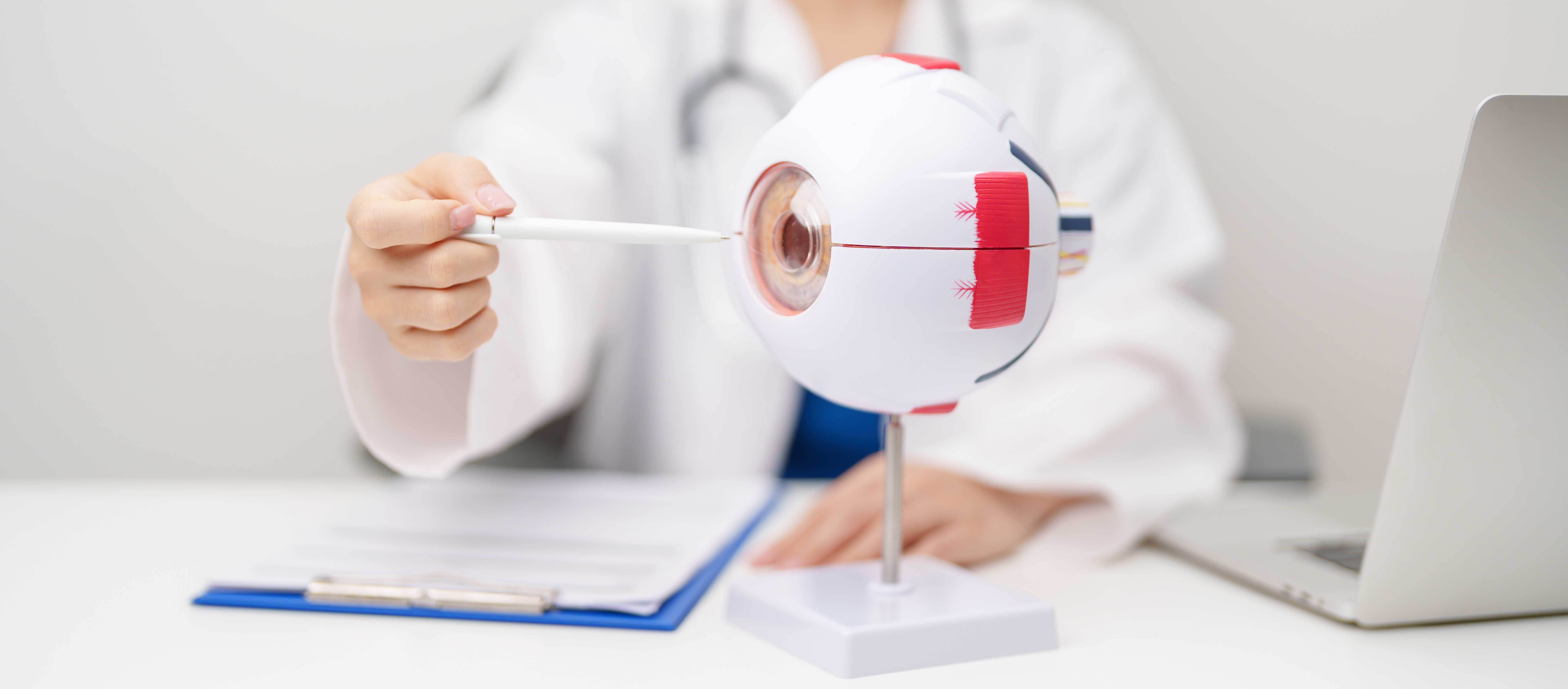 Peur de la chirurgie laser des yeux : 7 questions fréquentes